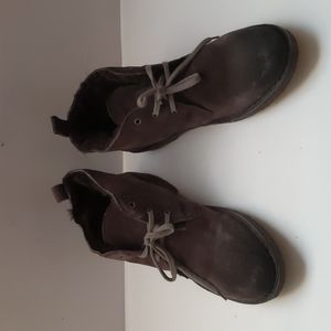 Vince gray shearling-lined suede desert chukka boots-sz 9M